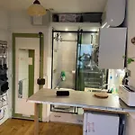 Studette équipée 10e Equipped studio 10th