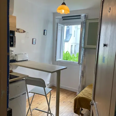 Studette équipée 10e Equipped 10th Appartamento Parigi